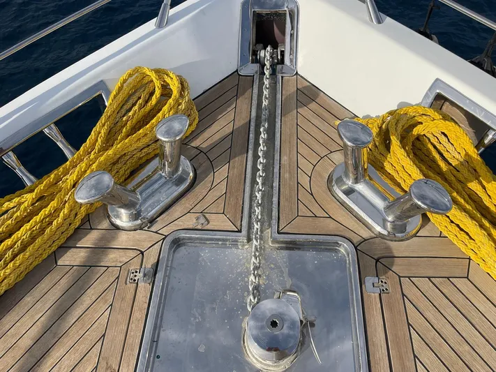 Tmr Yacht Photos Pics Custom 84 yacht bow with anchor chain and yellow ropes, 2018 model.