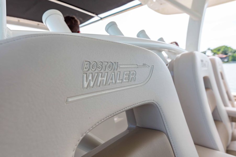2018 Boston Whaler 380 Outrage