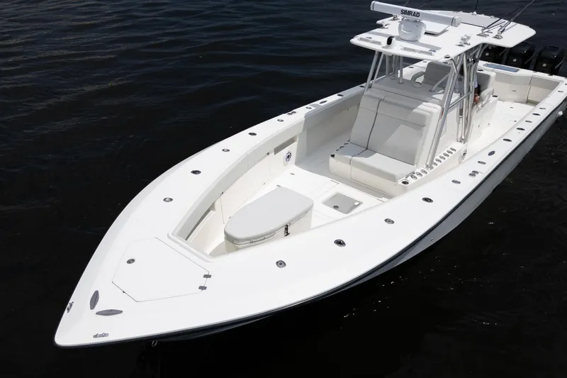 Yacht Photos Pics 2015 SeaVee 39Z boat on water, featuring sleek design and spacious deck.