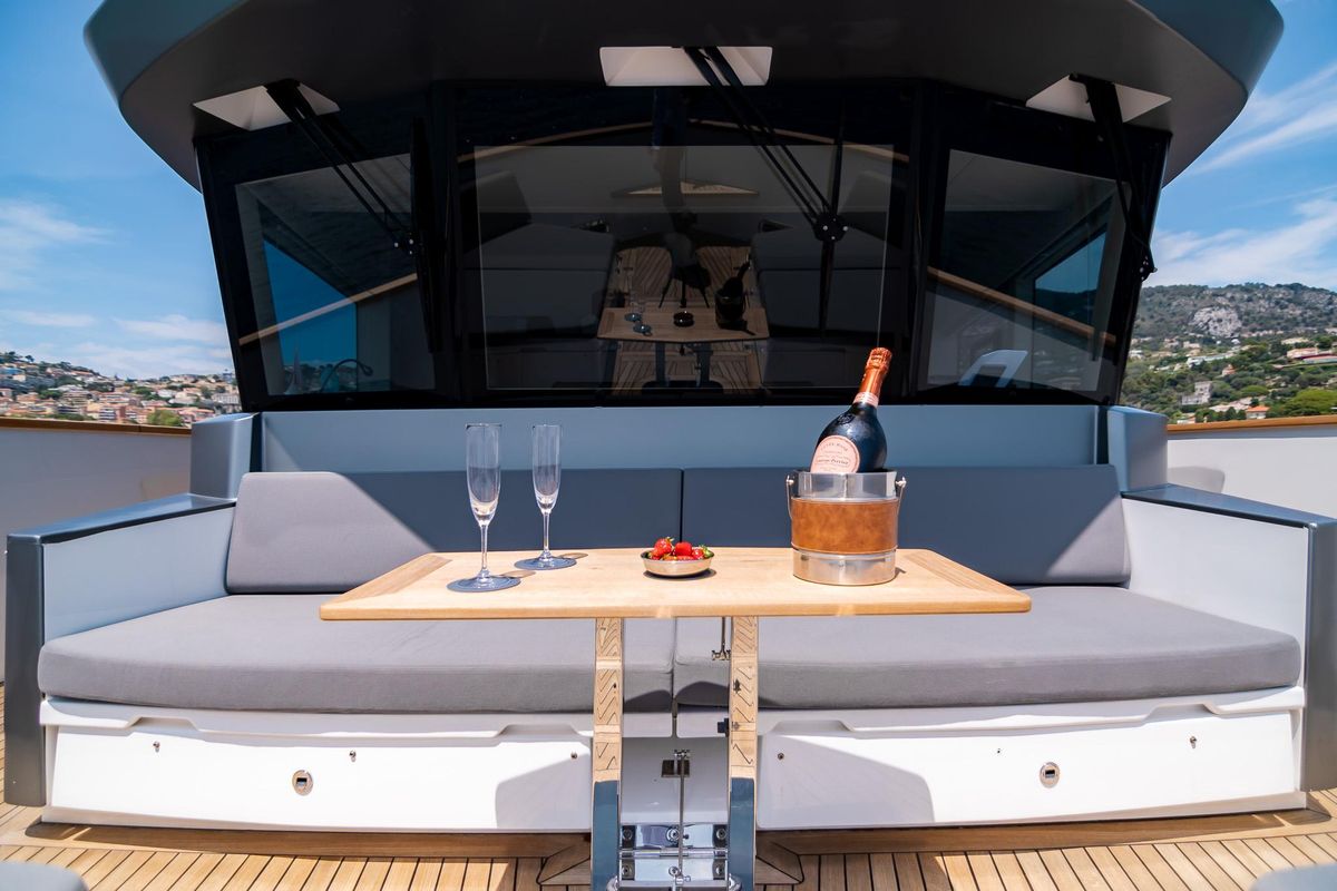 2021 Numarine 85 