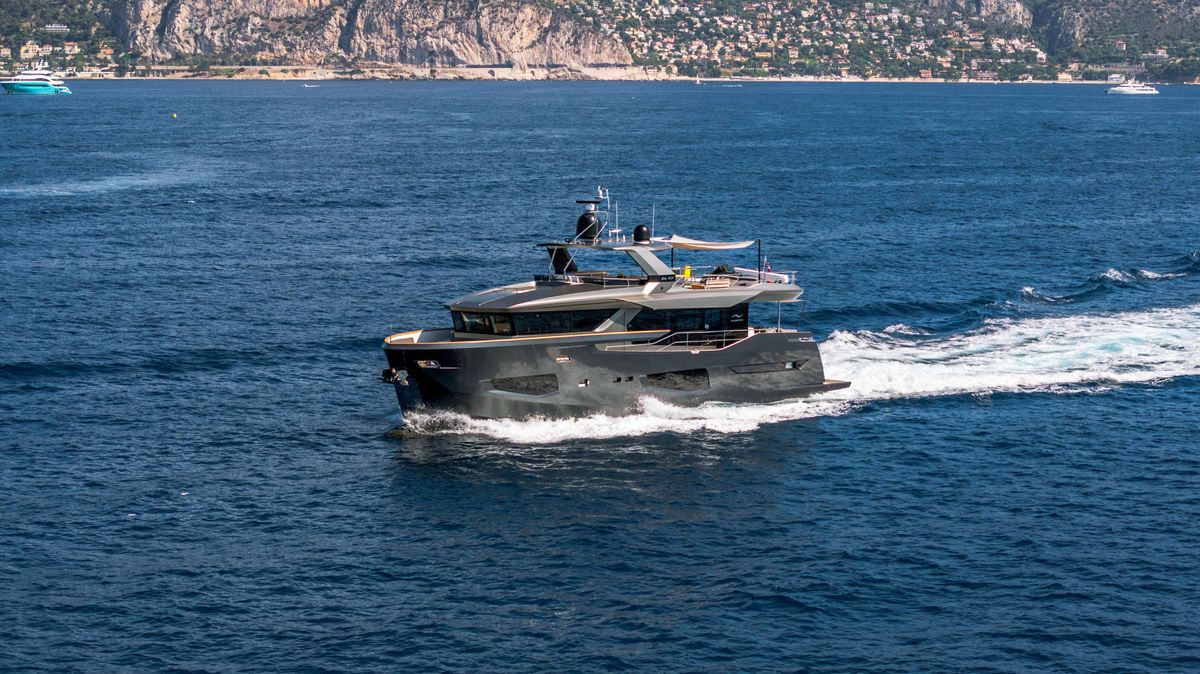 2021 Numarine 85 