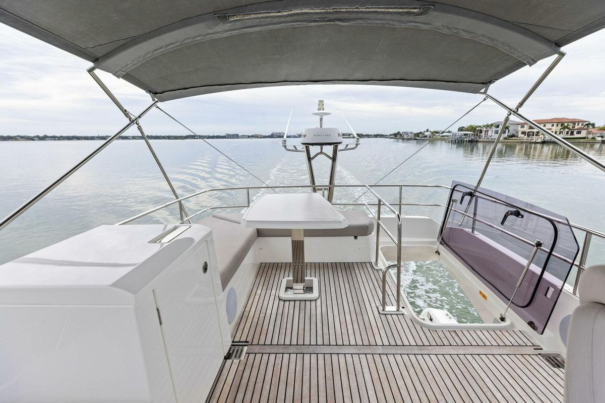 2022 Prestige 42 