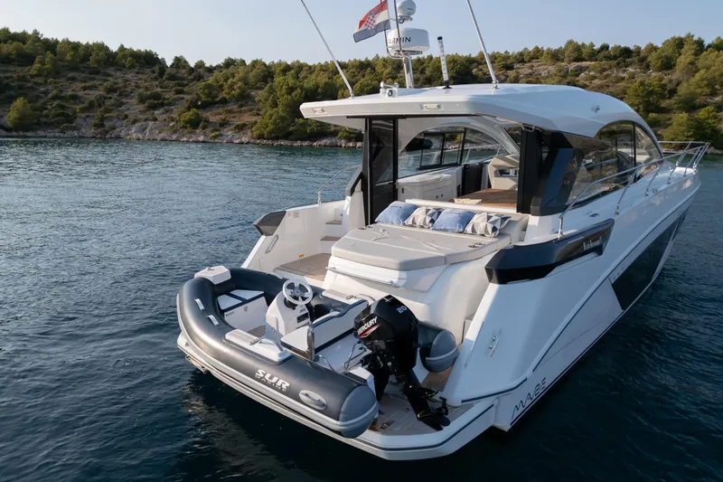 Holly Four Yacht Photos Pics 