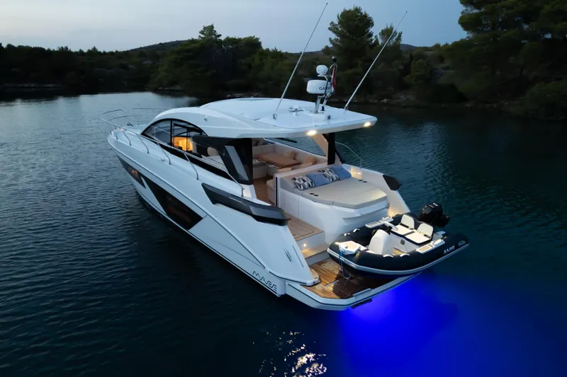 Holly Four Yacht Photos Pics 