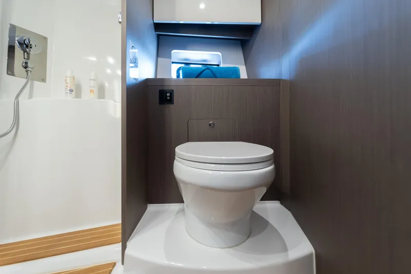 Holly Four Yacht Photos Pics 