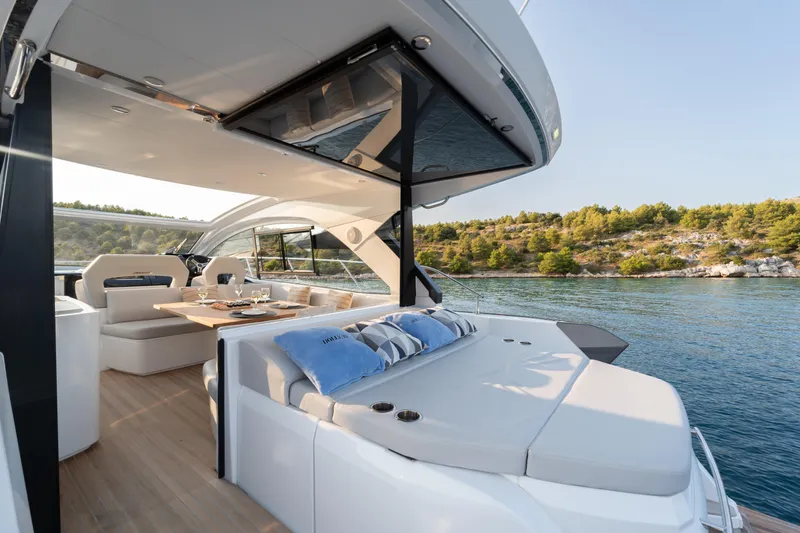 Holly Four Yacht Photos Pics 