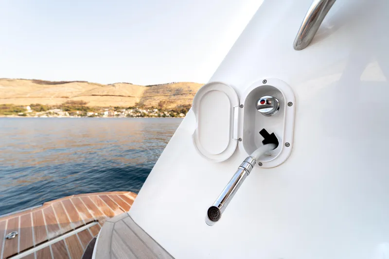 Holly Four Yacht Photos Pics 