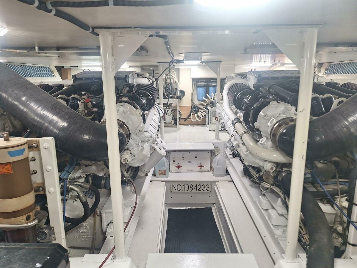 2000 Viking 55 
