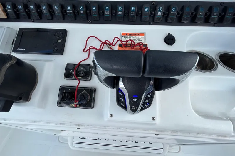  Yacht Photos Pics Control panel of 2018 Sea Hunt Gamefish 30 boat with Yamaha throttle and switches.