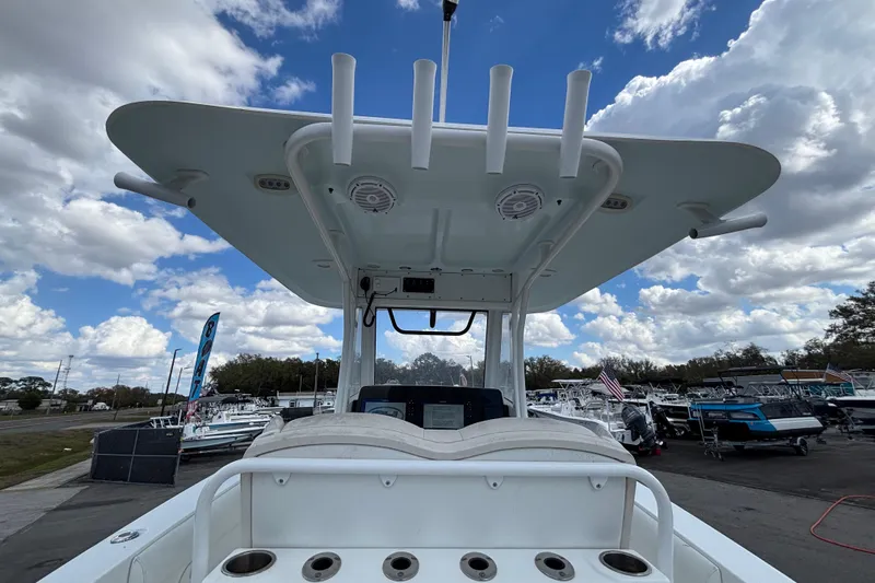  Yacht Photos Pics 2018 Sea Hunt Gamefish 30 boat with forward seating, displayed under a cloudy sky.