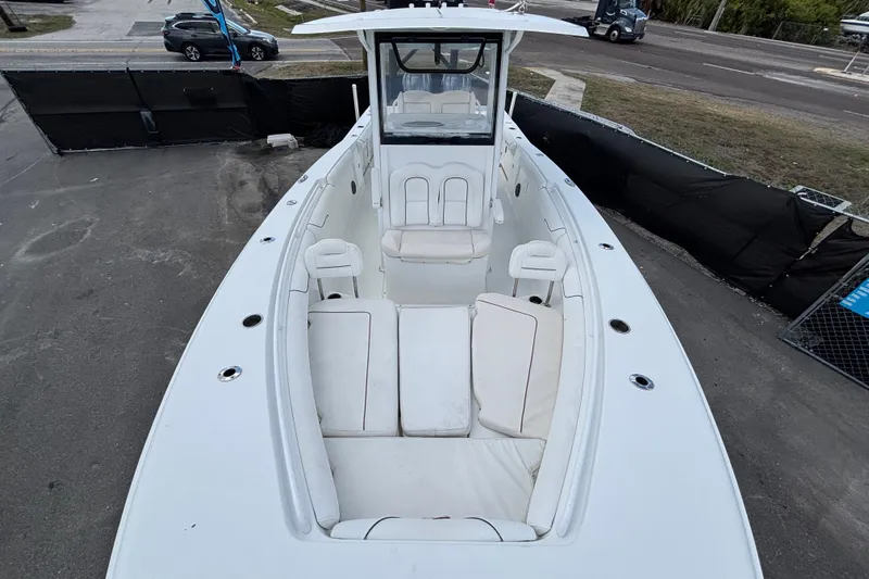  Yacht Photos Pics 2018 Sea Hunt Gamefish 30 Forward Seating boat with spacious deck and comfortable seating.