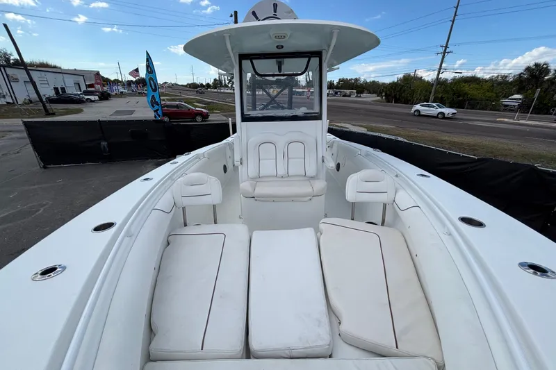  Yacht Photos Pics 2018 Sea Hunt Gamefish 30 Forward Seating boat with spacious deck and comfortable seating.