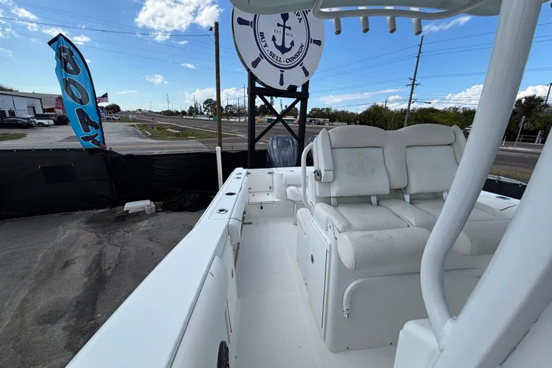  Yacht Photos Pics 2018 Sea Hunt Gamefish 30 boat with forward seating, displayed outdoors under a clear sky.