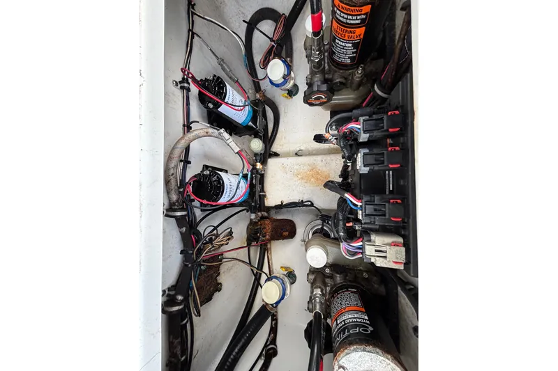  Yacht Photos Pics 2018 Sea Hunt Gamefish 30 Forward Seating boat wiring and hydraulic system components.