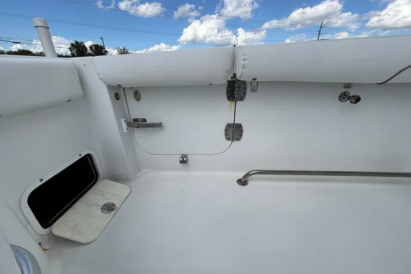  Yacht Photos Pics 2018 Sea Hunt Gamefish 30 interior, featuring forward seating and storage compartment.