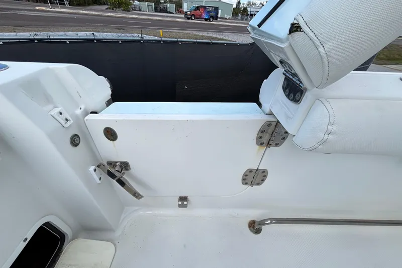  Yacht Photos Pics 2018 Sea Hunt Gamefish 30 boat interior, featuring forward seating and storage compartments.