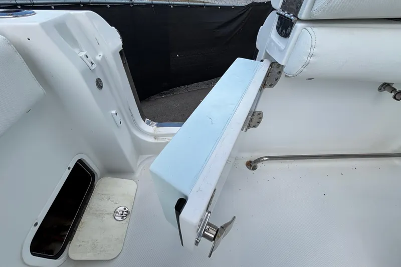  Yacht Photos Pics 2018 Sea Hunt Gamefish 30 boat interior with forward seating and storage compartments.