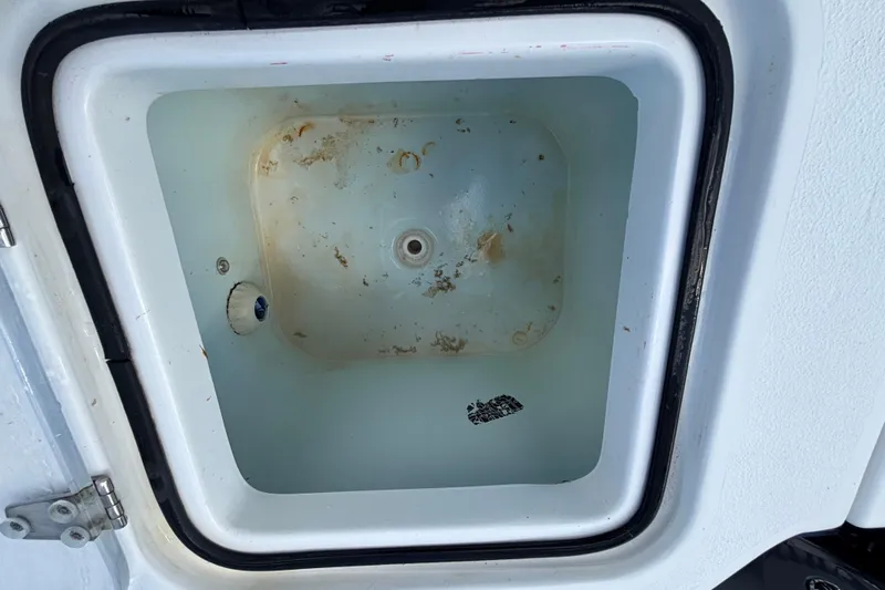  Yacht Photos Pics Livewell compartment on a 2018 Sea Hunt Gamefish 30 Forward Seating boat.