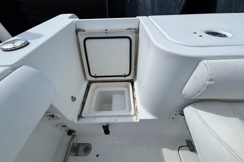  Yacht Photos Pics 2018 Sea Hunt Gamefish 30 Forward Seating storage compartment detail.