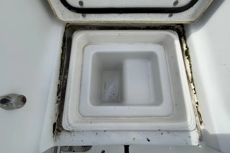  Yacht Photos Pics 2018 Sea Hunt Gamefish 30 storage compartment with forward seating.