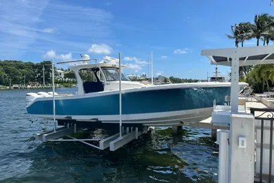 Edgewater 370 CC