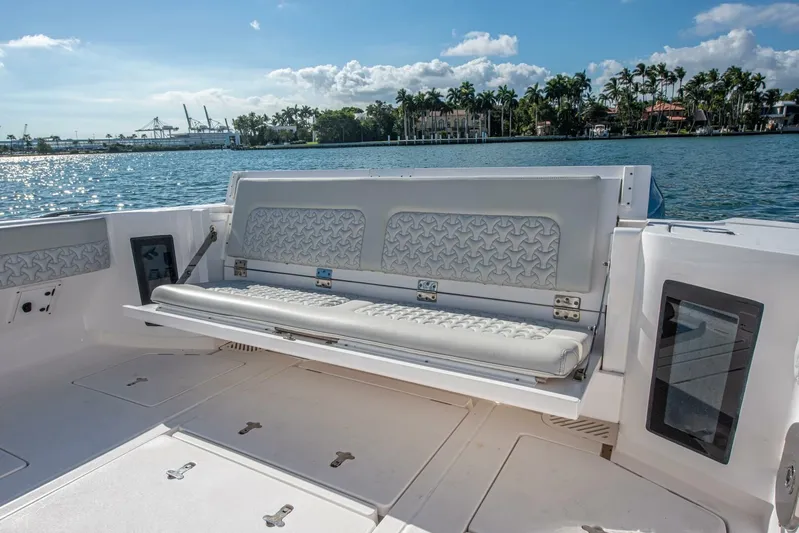  Yacht Photos Pics 2022 Intrepid 409 Valor - Image 43