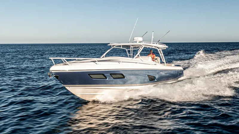  Yacht Photos Pics 2022 Intrepid 409 Valor - Image 6