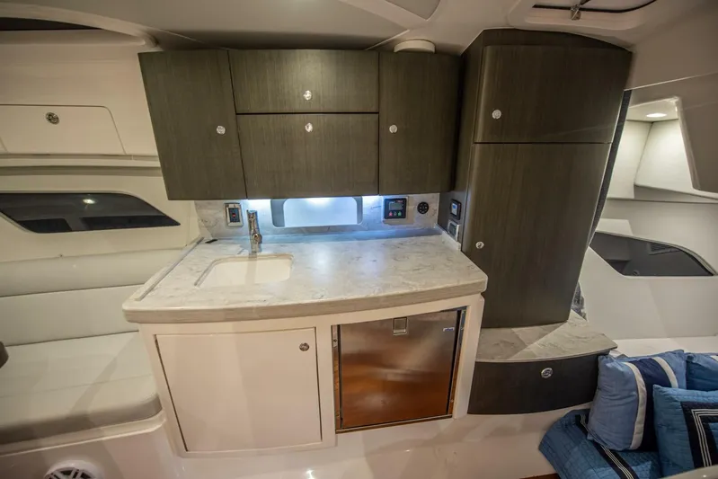  Yacht Photos Pics 2022 Intrepid 409 Valor - Image 52