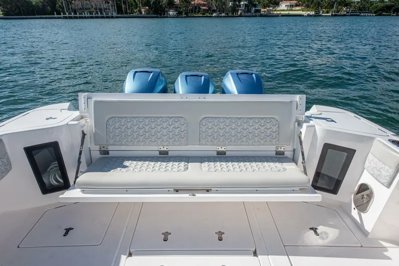  Yacht Photos Pics 2022 Intrepid 409 Valor - Image 42