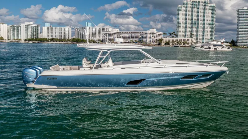  Yacht Photos Pics 2022 Intrepid 409 Valor - Image 1