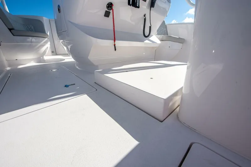  Yacht Photos Pics 2022 Intrepid 409 Valor - Image 36