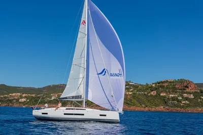 2025 Hanse 410