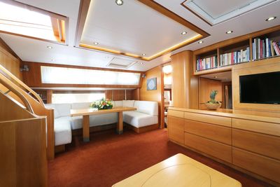 Yacht