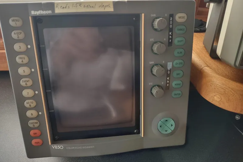 Green Goose Yacht Photos Pics Raytheon V850 color echo sounder on 1998 Nordic Tug 42 boat.