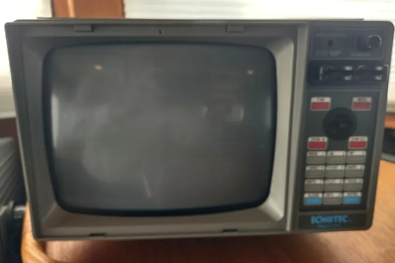 Green Goose Yacht Photos Pics Vintage marine radar display on a 1998 Nordic Tug 42 boat.