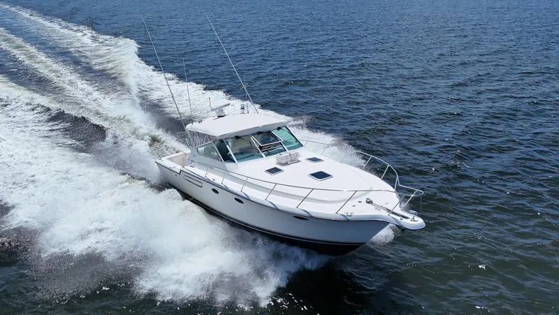 Extremely Clean Boat Yacht Photos Pics 