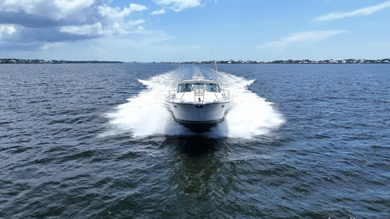 Extremely Clean Boat Yacht Photos Pics 