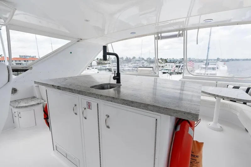 Magnum Ride Yacht Photos Pics 