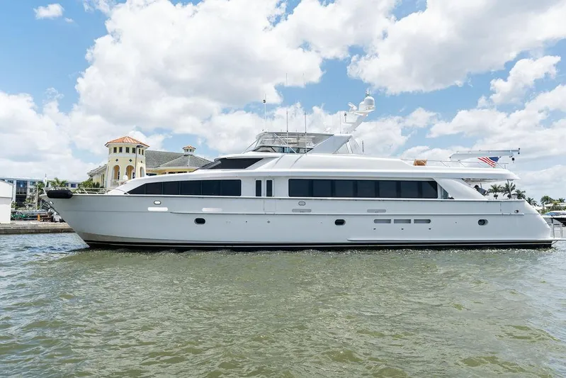 Magnum Ride Yacht Photos Pics 