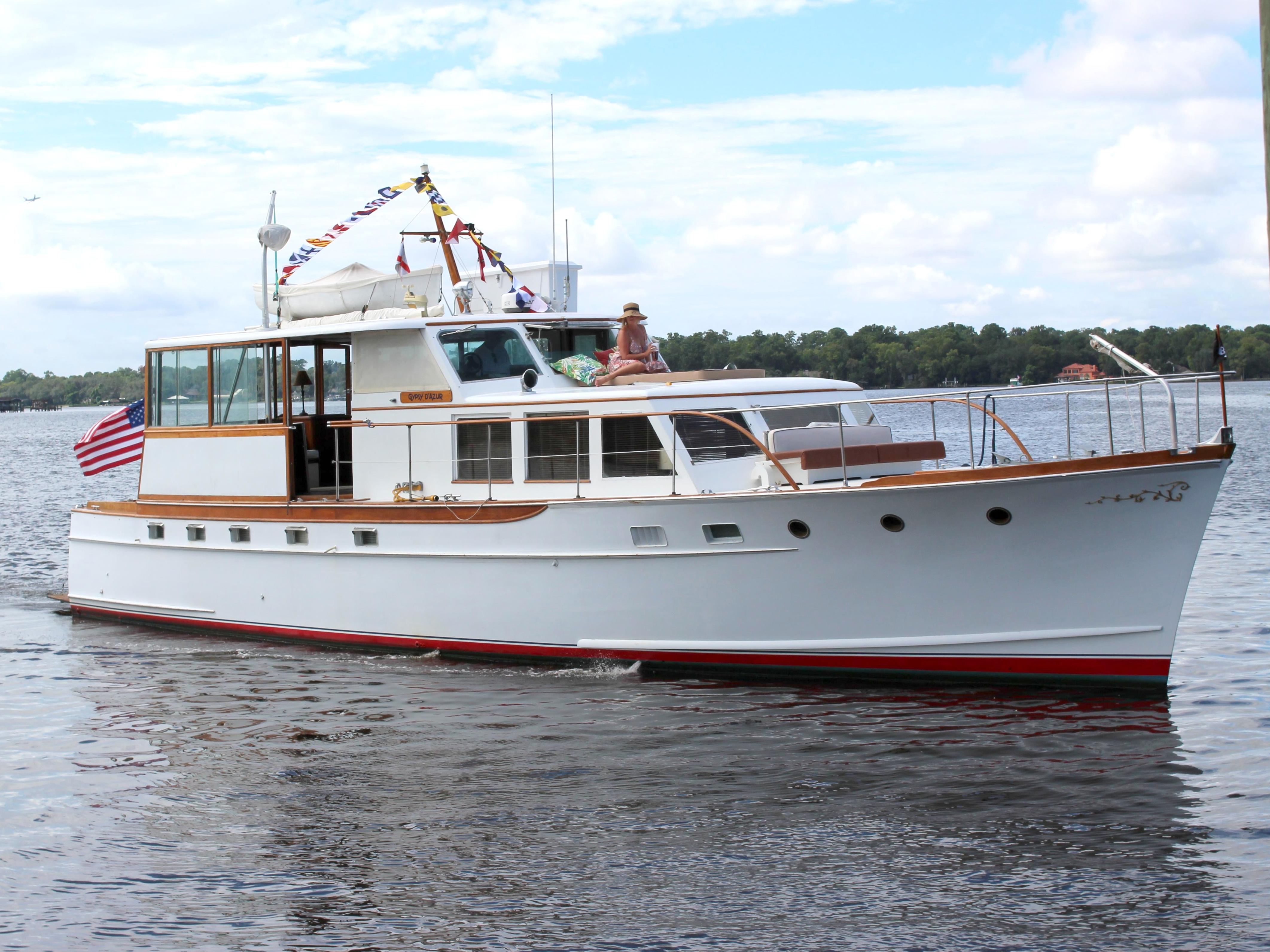 enticer trumpy yacht
