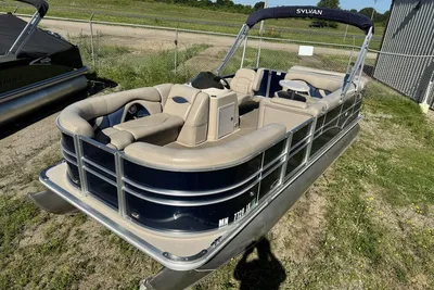 Sylvan 820 Cruise Pontoon