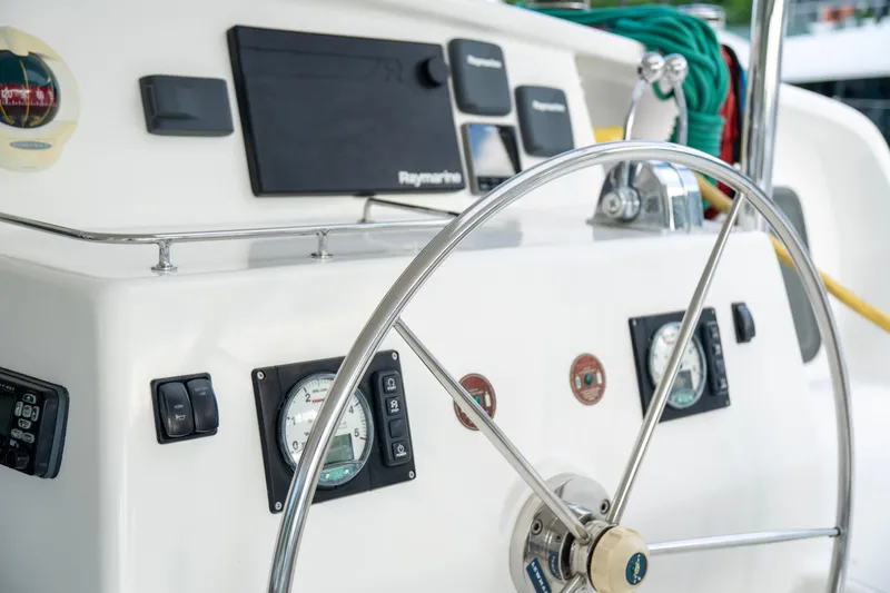  Yacht Photos Pics Steering wheel and control panel of 2017 Voyage Yachts VOYAGE 480.