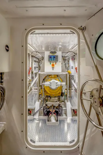 Columbia Yacht Photos Pics 