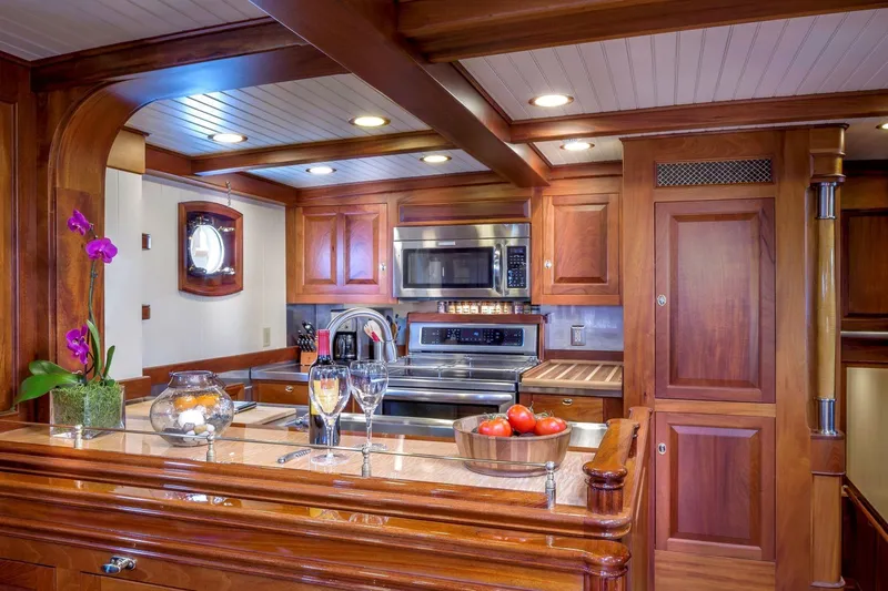 Columbia Yacht Photos Pics 