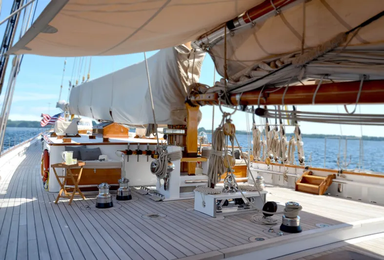 Columbia Yacht Photos Pics 