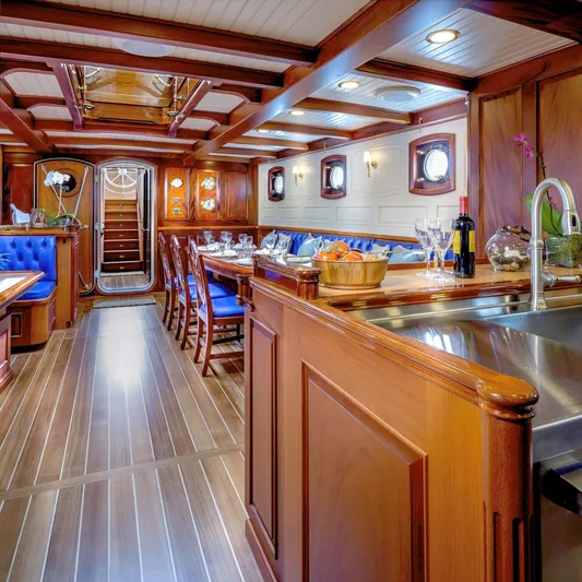 Columbia Yacht Photos Pics 