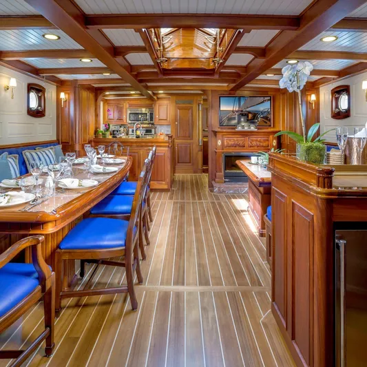 Columbia Yacht Photos Pics 