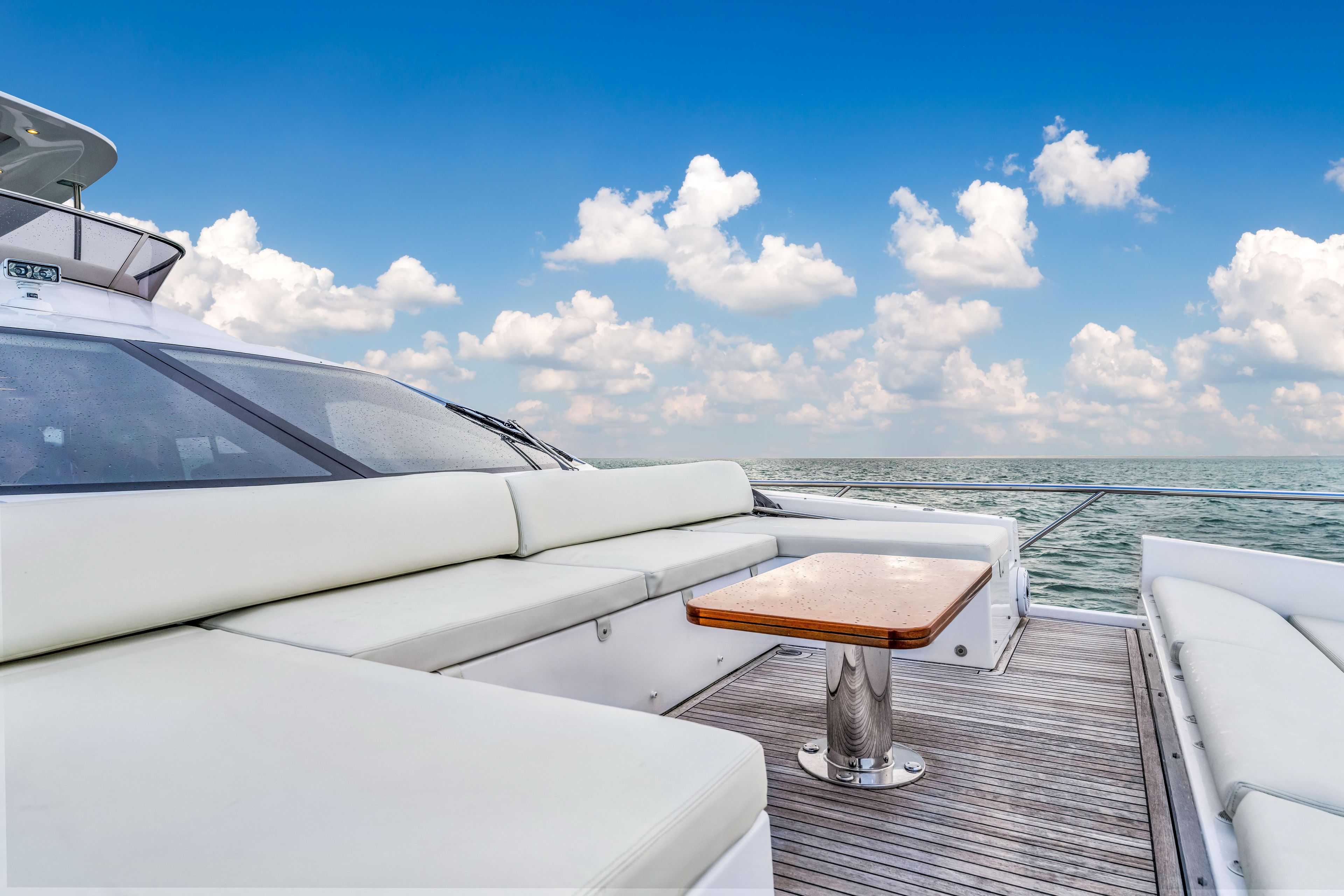 2016 Azimut 74 