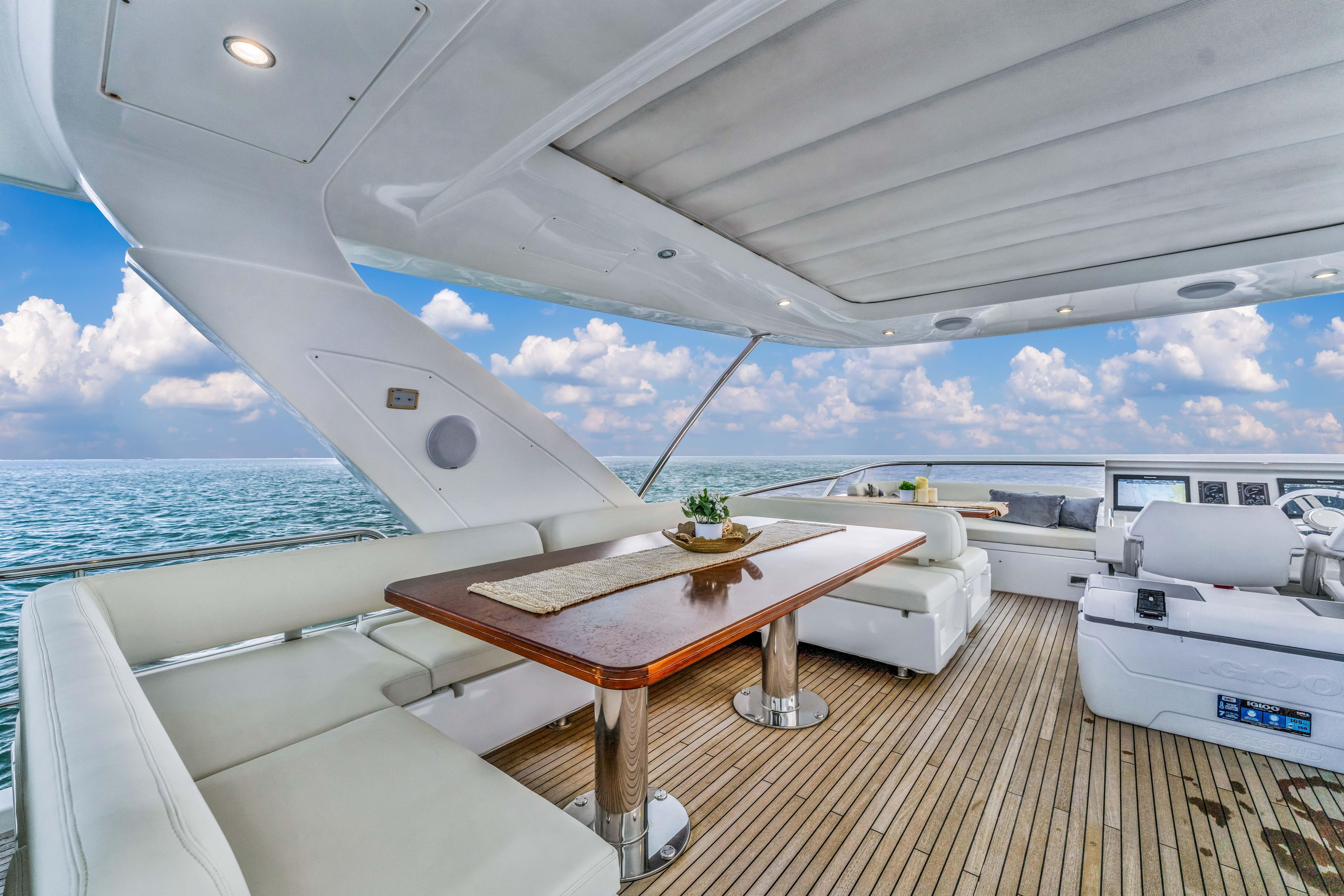 2016 Azimut 74 