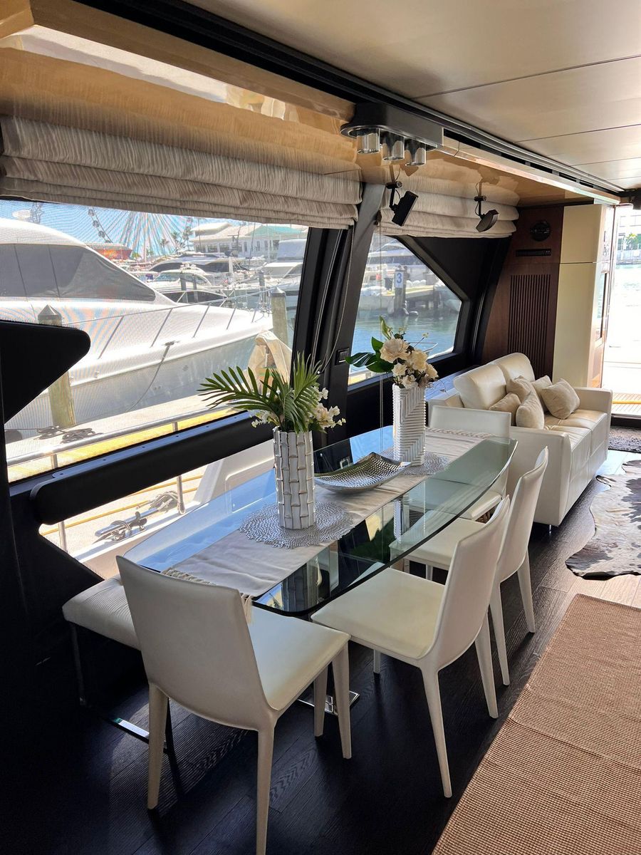 2016 Azimut 74 